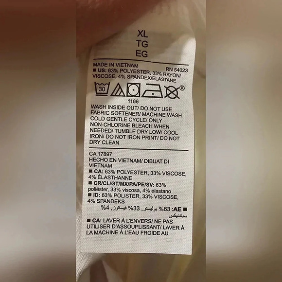 Old Navy, Size XL, White Crop Graphic Tank - Picture 6 of 9